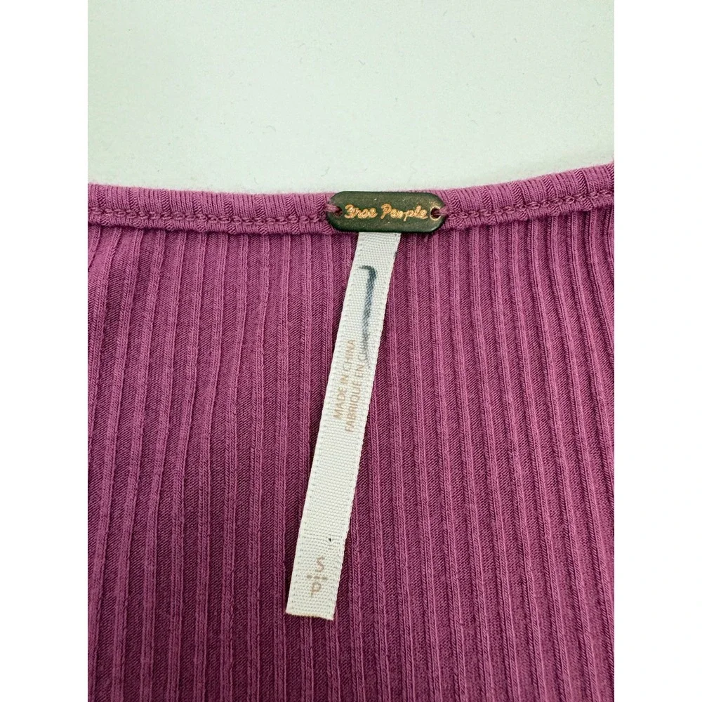 Free people Something Special Tee Size S Magenta Ribbed Puff Sleeve Crochet Lace